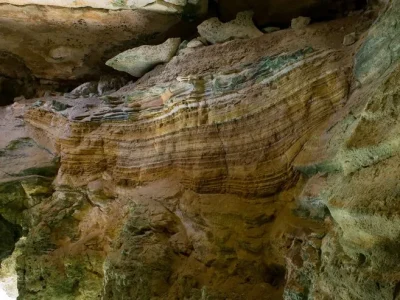 capas-rocas-sedimentarias-estratificacion_181624-1139